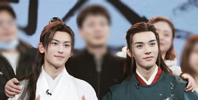 张哲瀚感谢粉丝山人们,海哲泪洒山河令见面会:你的未来,有人陪|山河令