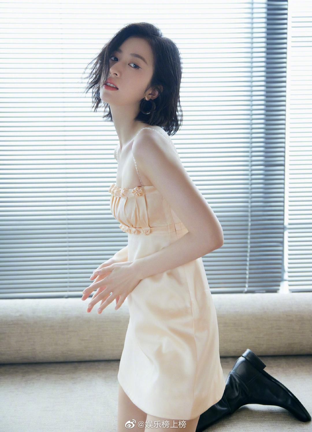 哈哈哈哈哈,有被周雨彤小姐姐的想法笑道,这个想法很东北