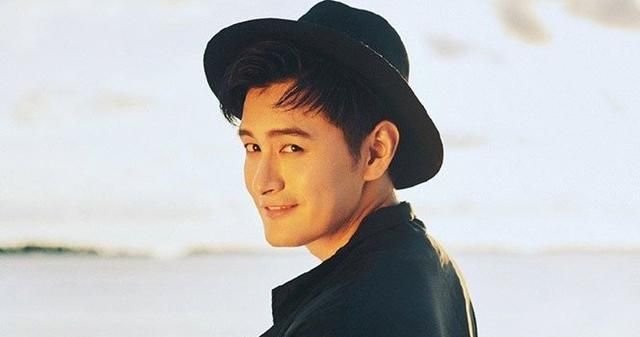 他是容嬷嬷的"儿子",出道16年不温不火,媳妇却成当红明星