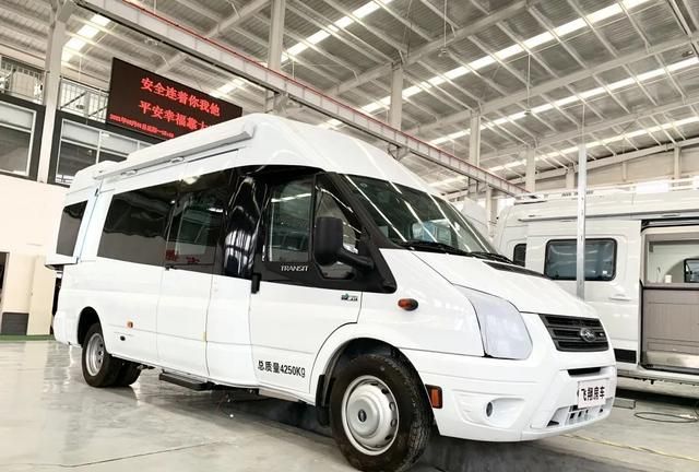 4.8南京房车展:飞翔房车多款新车齐亮相