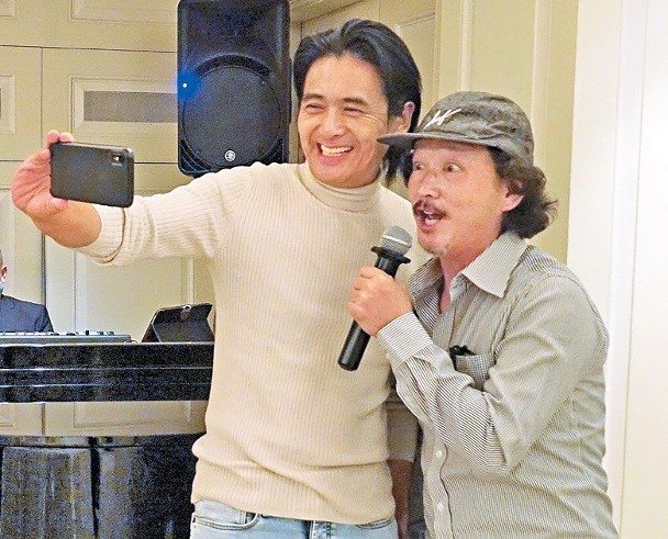 发嫂听到廖启智死讯后当场哭了粉丝心疼周润发连续失去两位老友