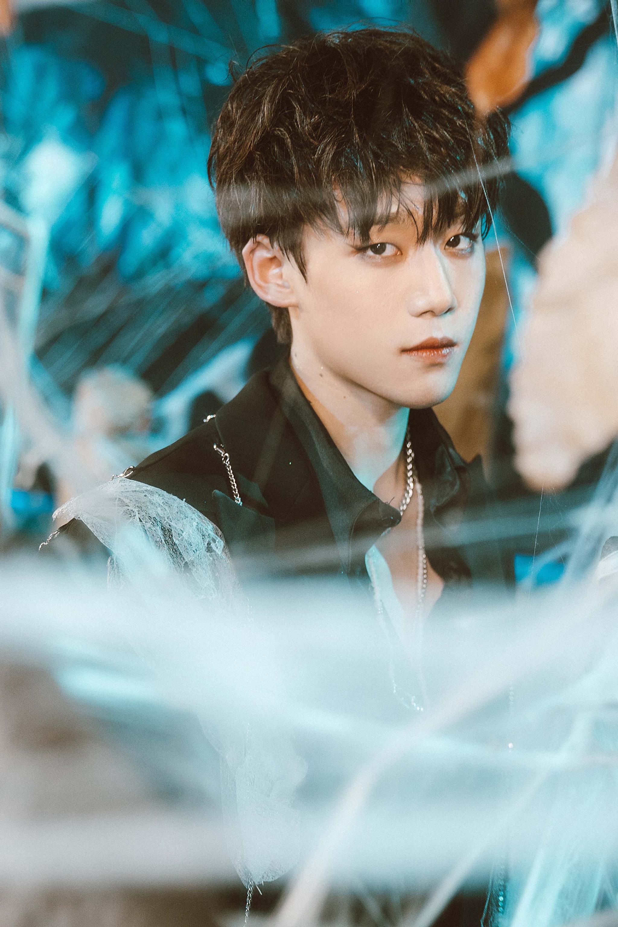 创造营二公舞台上线 谢兴阳的邪笑引网友热议:太绝了|创造营2021|兴阳