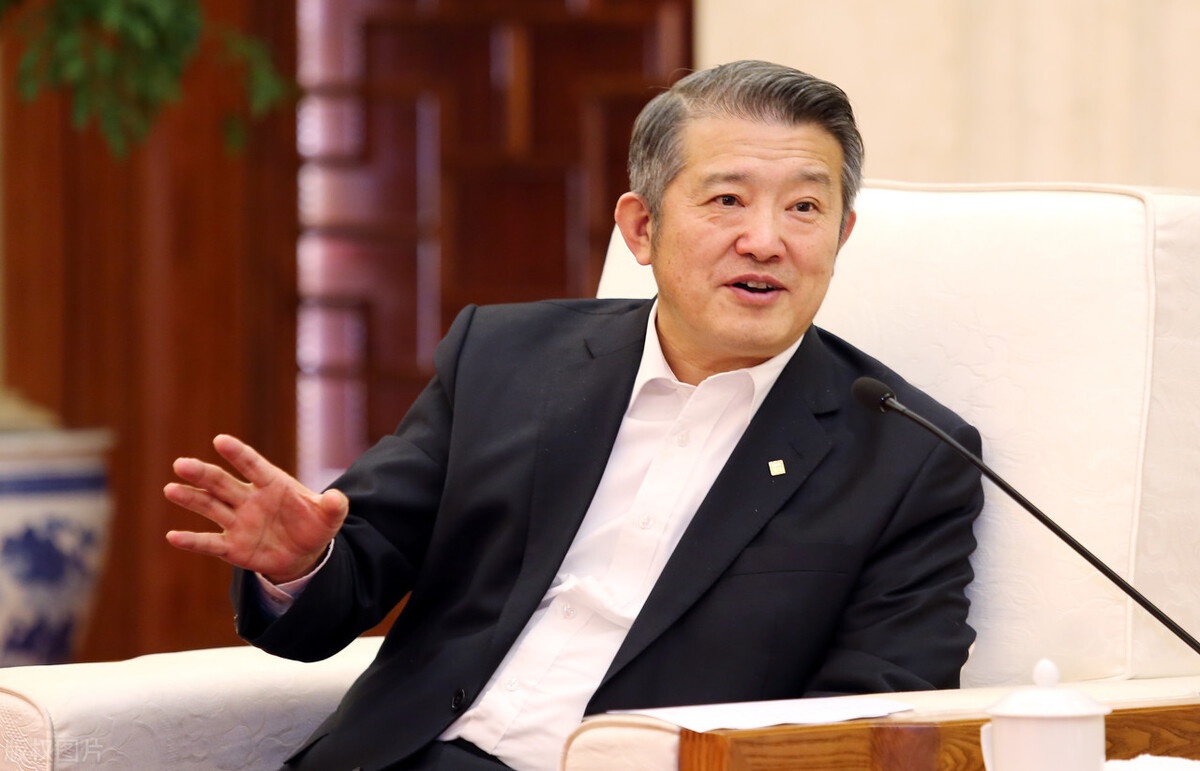 陈东升对谈俞敏洪,"从不怀疑人生意义"的企业家这么做保险