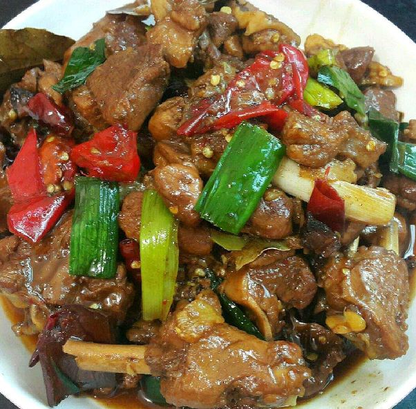 在家做啤酒鸭你是直接下锅炒吗这可不行难怪又腥又柴又老