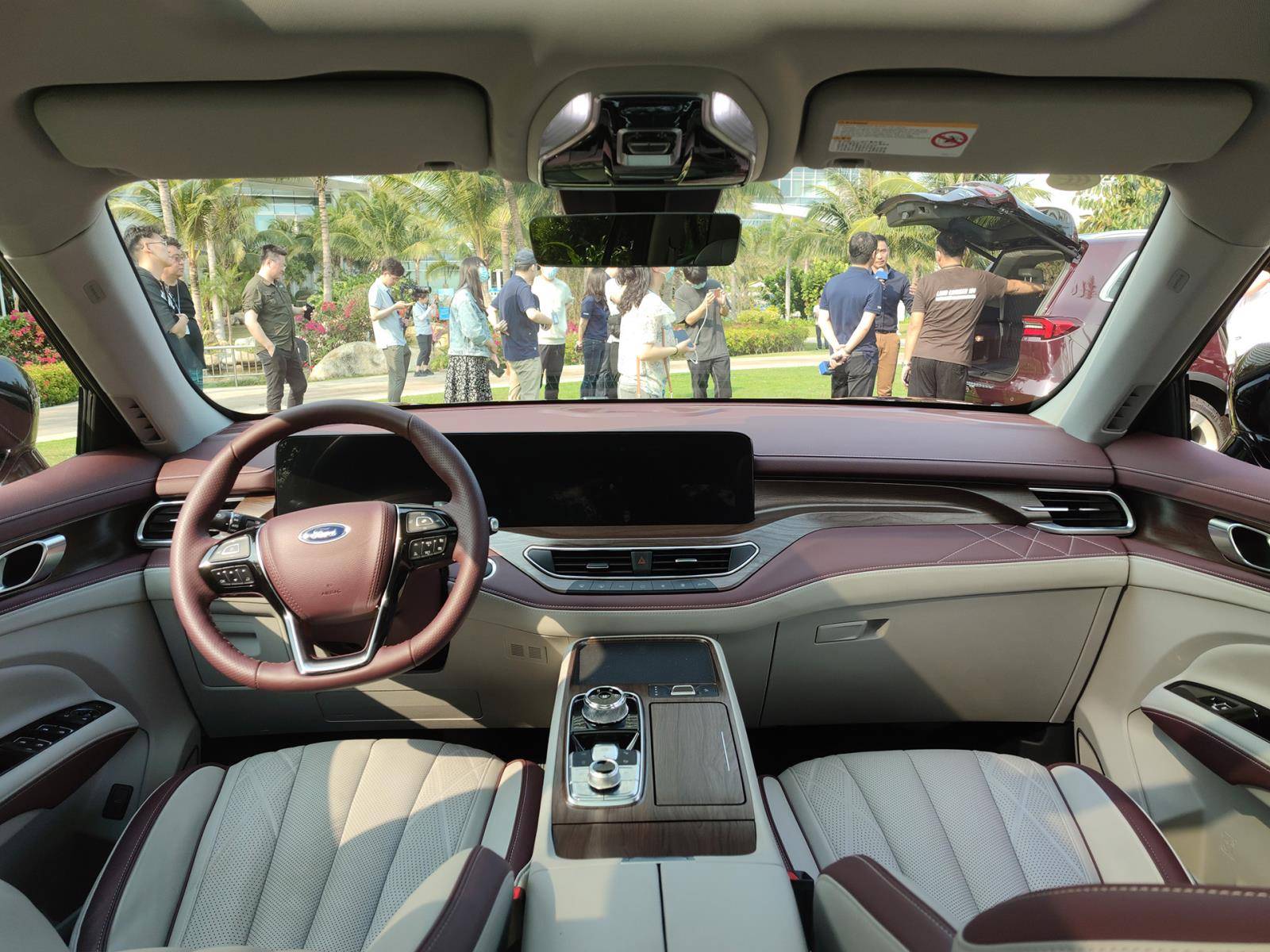 福特领裕售18.98万元起 身材魁梧颜值高/内饰豪华配置强