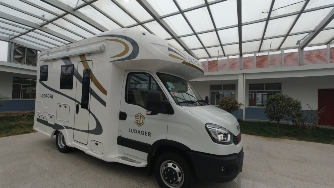 鲁道尔最新国六c型房车"依诺巴赫",无拓展也有大空间