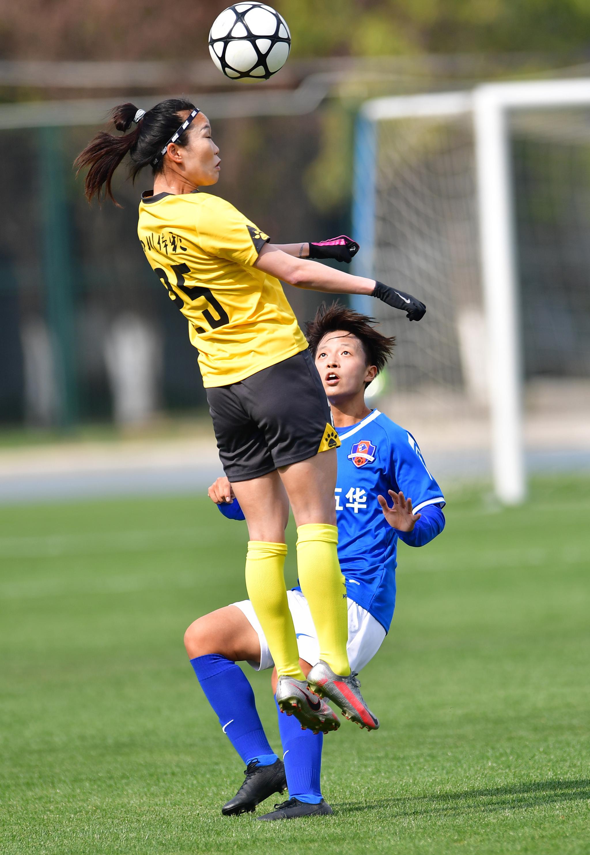 足球——全国女子锦标赛:广东梅州客家平四川女足