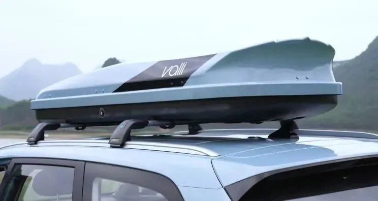 好看又实用 新宝骏Valli推500L车顶行李箱