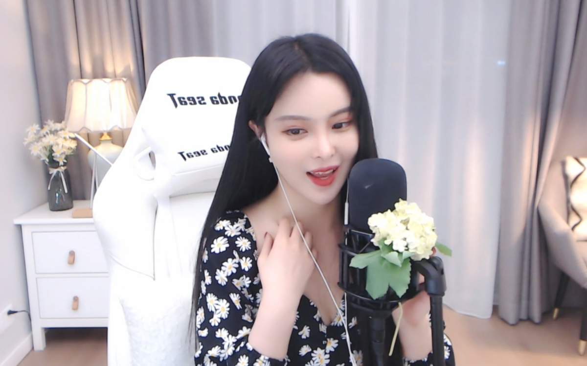 斗鱼四大专区绝活哥联动!毛子,正直博同框,却被"胖女神"震慑