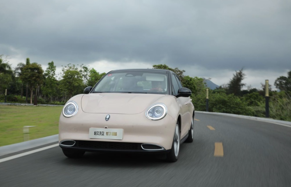 试驾欧拉好猫好看更好开还买什么宝马mini