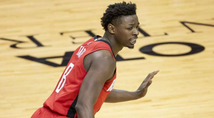 泰特:我们最近一直在转移球和分享球,我们必须要这么打