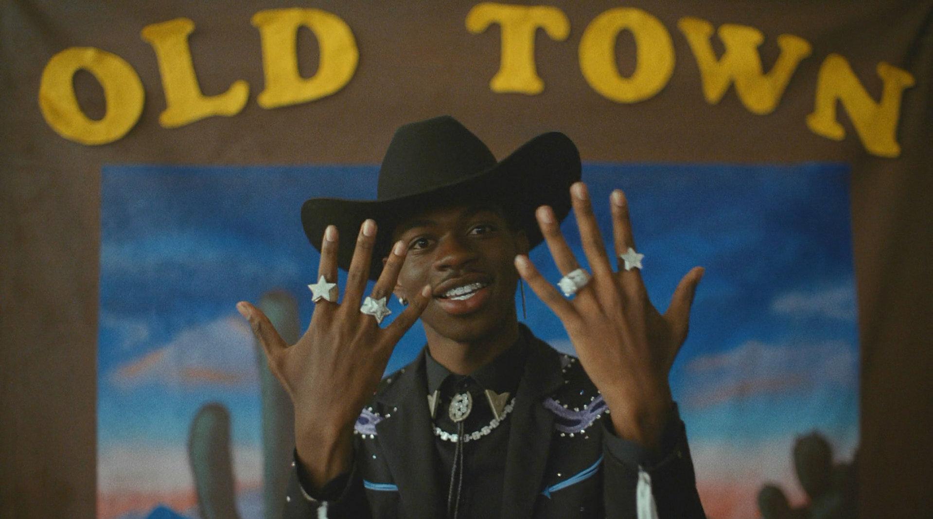 牛x李娜叉联手麦莉老爹billyraycyrus破纪录神曲oldtownroad老城路再