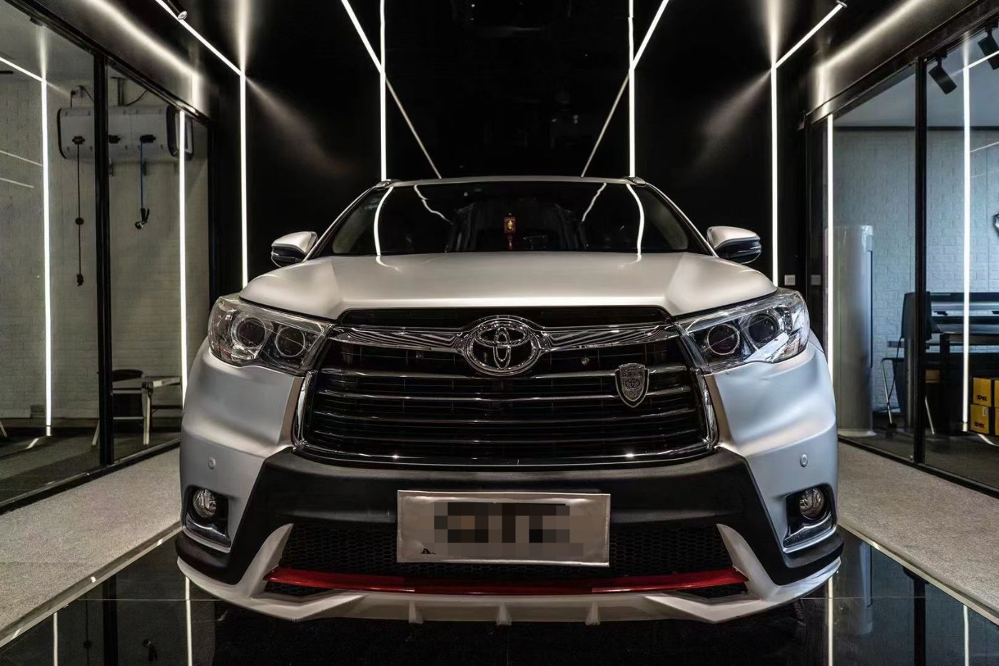 汉兰达改色电镀银 气魄尽显-新浪汽车