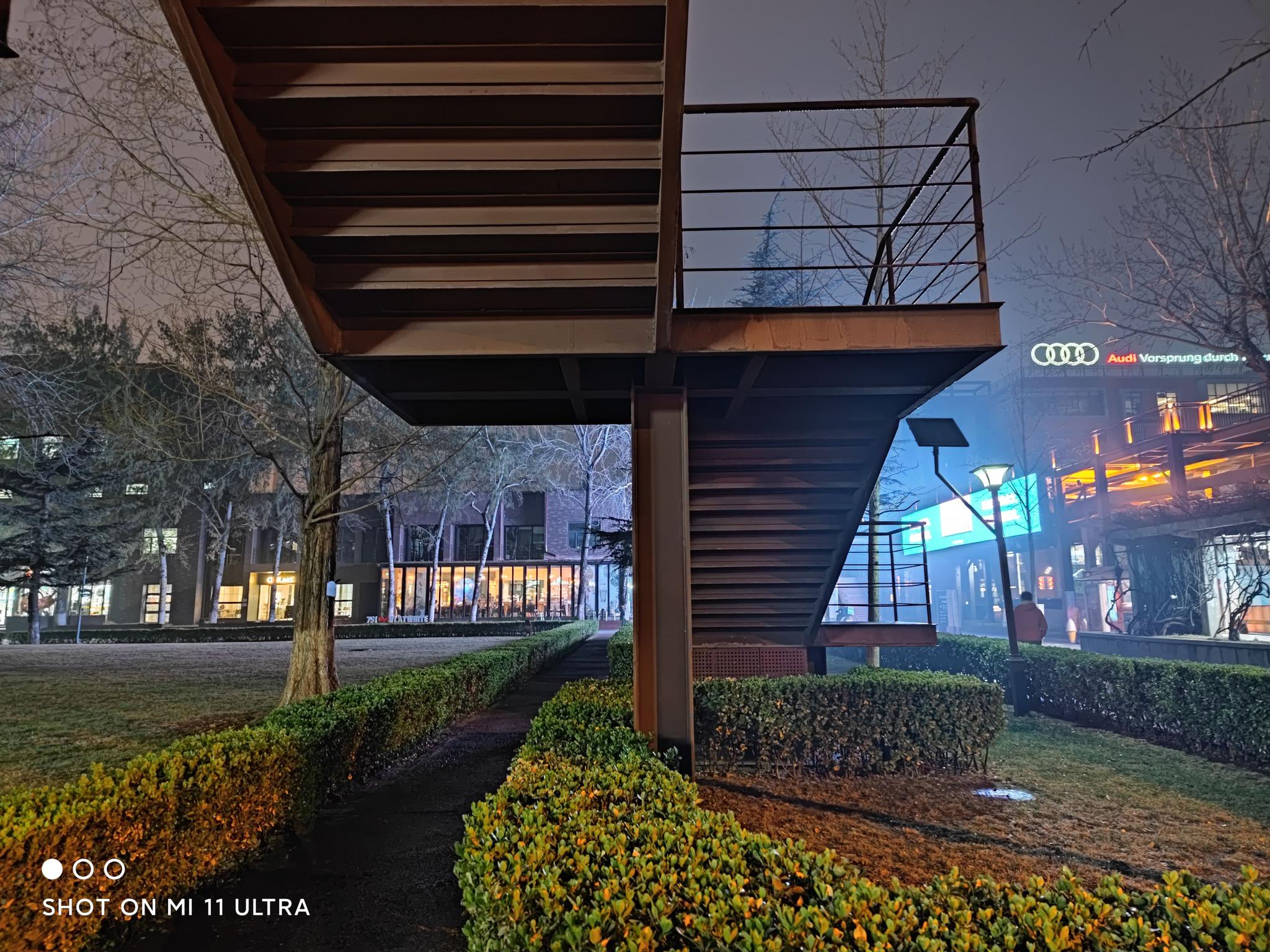 小米11proultra评测不只有超大底主摄两杯都够劲