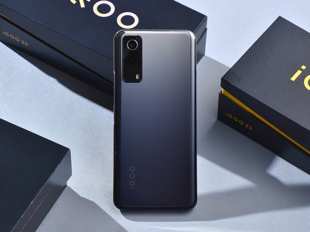 iqooz3星云图赏它对千元机的理解跑偏了