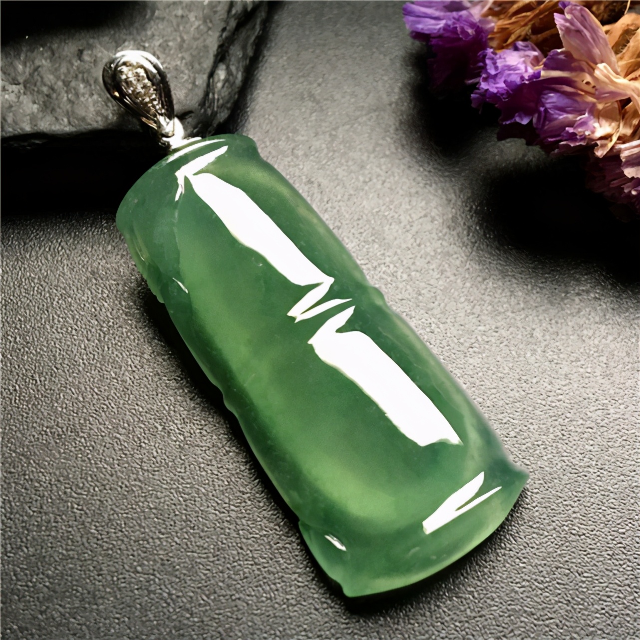 古时官员多爱竹有什么寓意翡翠竹节适合所有人佩戴吗