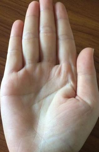 女人这种手相能够给丈夫带来好运旺夫能力极强注定富贵荣华