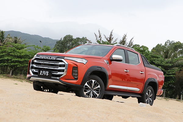 售价12.98万起,上汽牛皮卡"犇"腾而来|卡车之友网