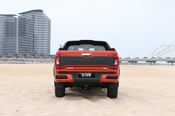 售价12.98万起,上汽牛皮卡"犇"腾而来|卡车之友网