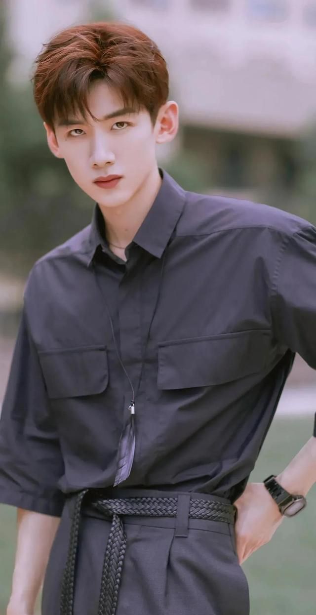 城池营垒—白敬亭来啦：愚人节发圈文案休闲区蓝鸢梦想 - Www.slyday.coM