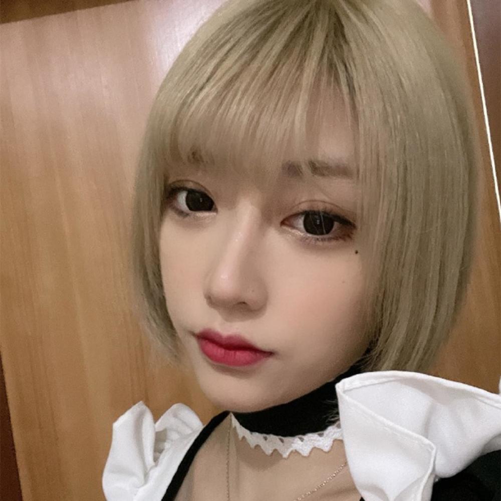 熟悉咬米的网友确实都会赞叹其确实貌美,身材高挑不说,本身颜值也很