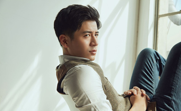 魏千翔吧毕业之后也凭借着自己出色的长相和演技接拍了很多影视作品