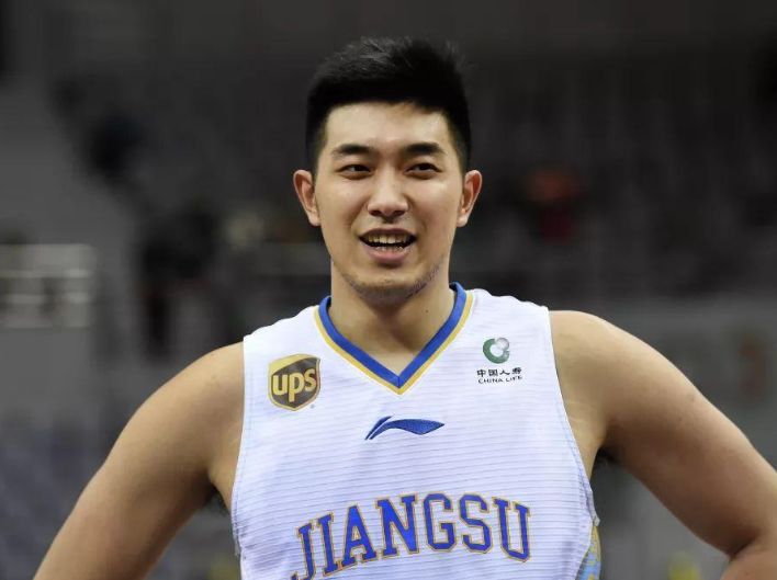 王骁辉再度伤人裁判零容忍谁注意场下声音打一场伤一个