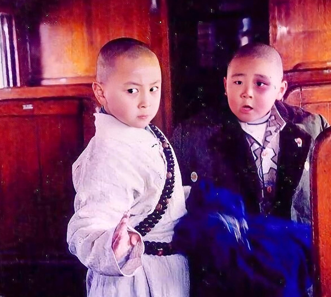 "奶嘴小和尚"释小龙,一位坠落的童星