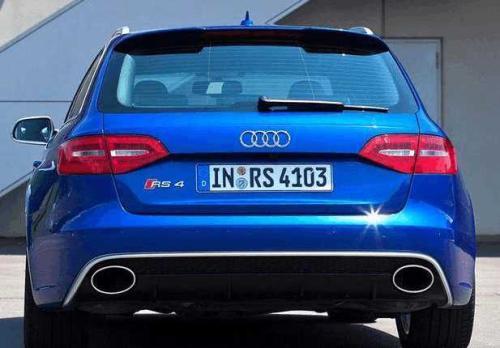 车屁股上那么多的字母都是有含义的,不知道多尴