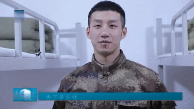 但心甘情愿"被问到后不后悔卖车刘长江说"参军光荣,永不后悔!