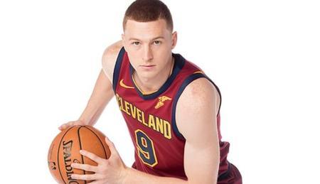 迪伦温德勒最近膝盖疼痛他将接受进一步的检查