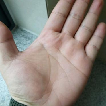 手中有"三角纹"的人,迟早要发大财,定富贵无疑|富贵|四方形|嫉妒心