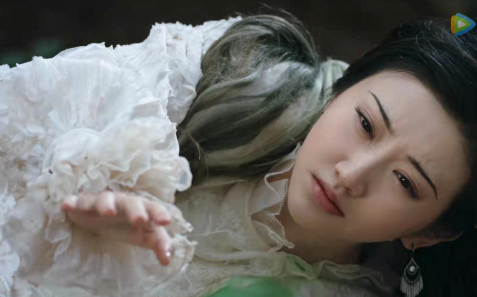 司藤景甜又换新发型美丽不可方物白英的新造型甜美又温柔