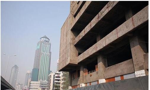 前后停工22年,现今仍复活无望|烂尾楼|金石大厦|武汉_新浪新闻