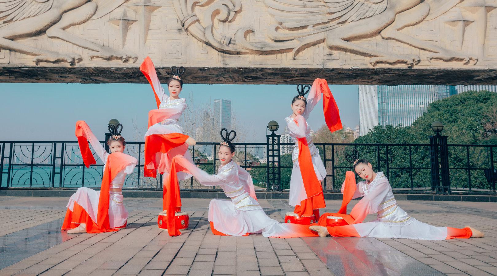 汉唐舞《书简》,磅礴大气中国风,看一支书简舞