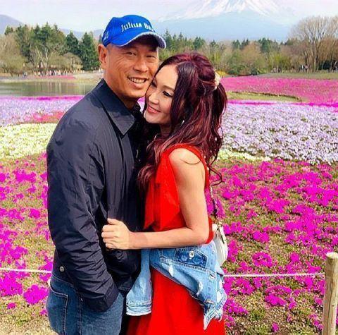 她18岁与刘德华合作走红嫁豪门18年不孕如今52岁仍像20岁少女