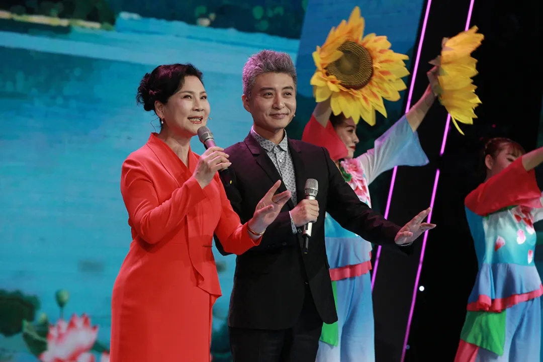 回忆杀!春晚小品《过河》25年,闫淑平情景再现搭档却不是潘长江