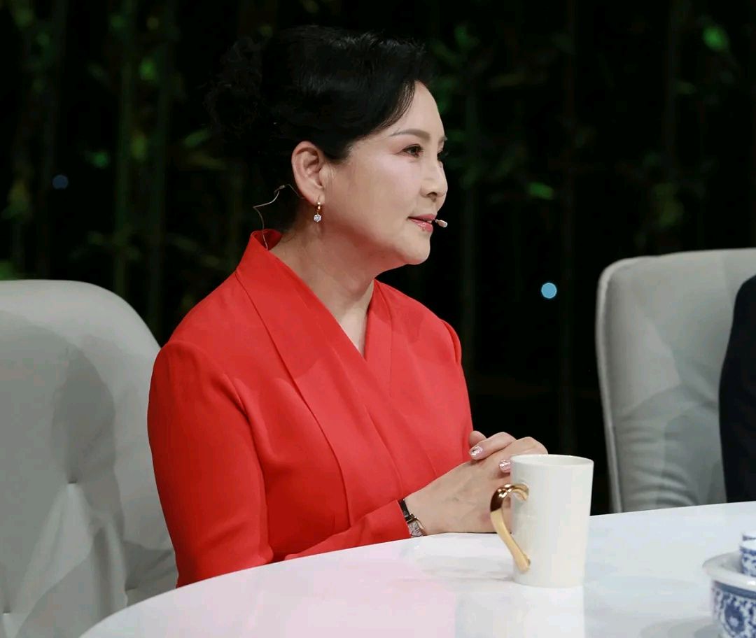 回忆杀!春晚小品《过河》25年,闫淑平情景再现搭档却不是潘长江