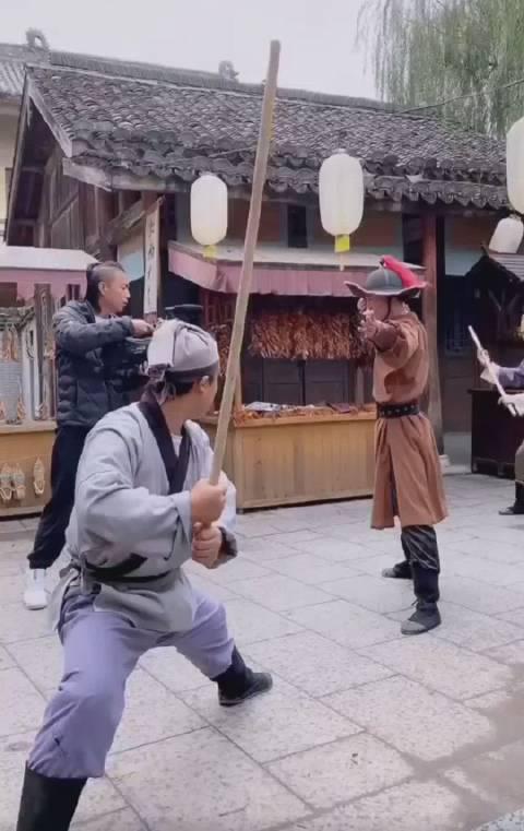 尬哥,你这就尴尬了91 别笑,大家都不容易 (cr:横店西门吹雪)