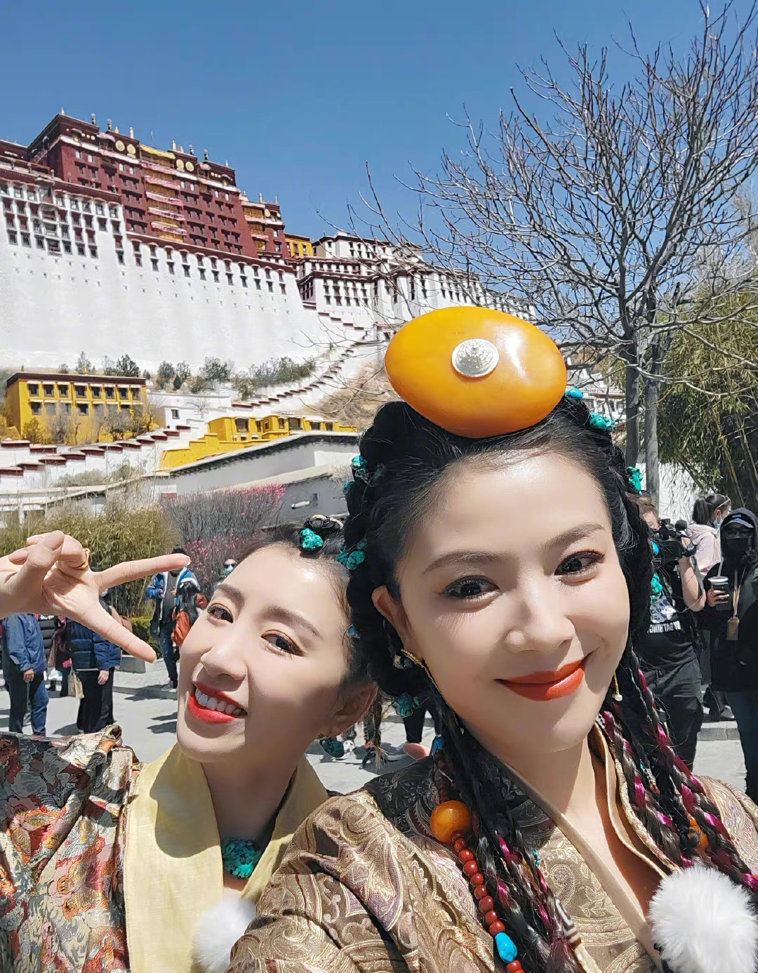 刘涛晒合影"妻子团"雨露均沾,其中一张暴露了小心机|刘涛|张馨月|合影