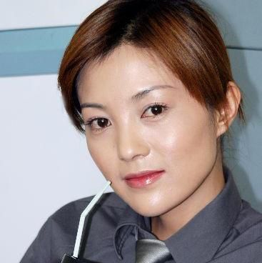 因春晚一夜爆红,和男友同居3年竟不知是"逃犯",现出家当尼姑|谢雨欣