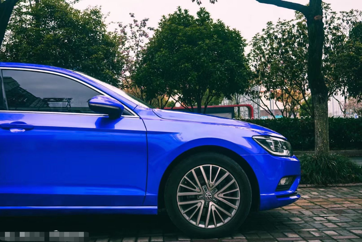 凌渡全车改色了金属蓝撩人又性感