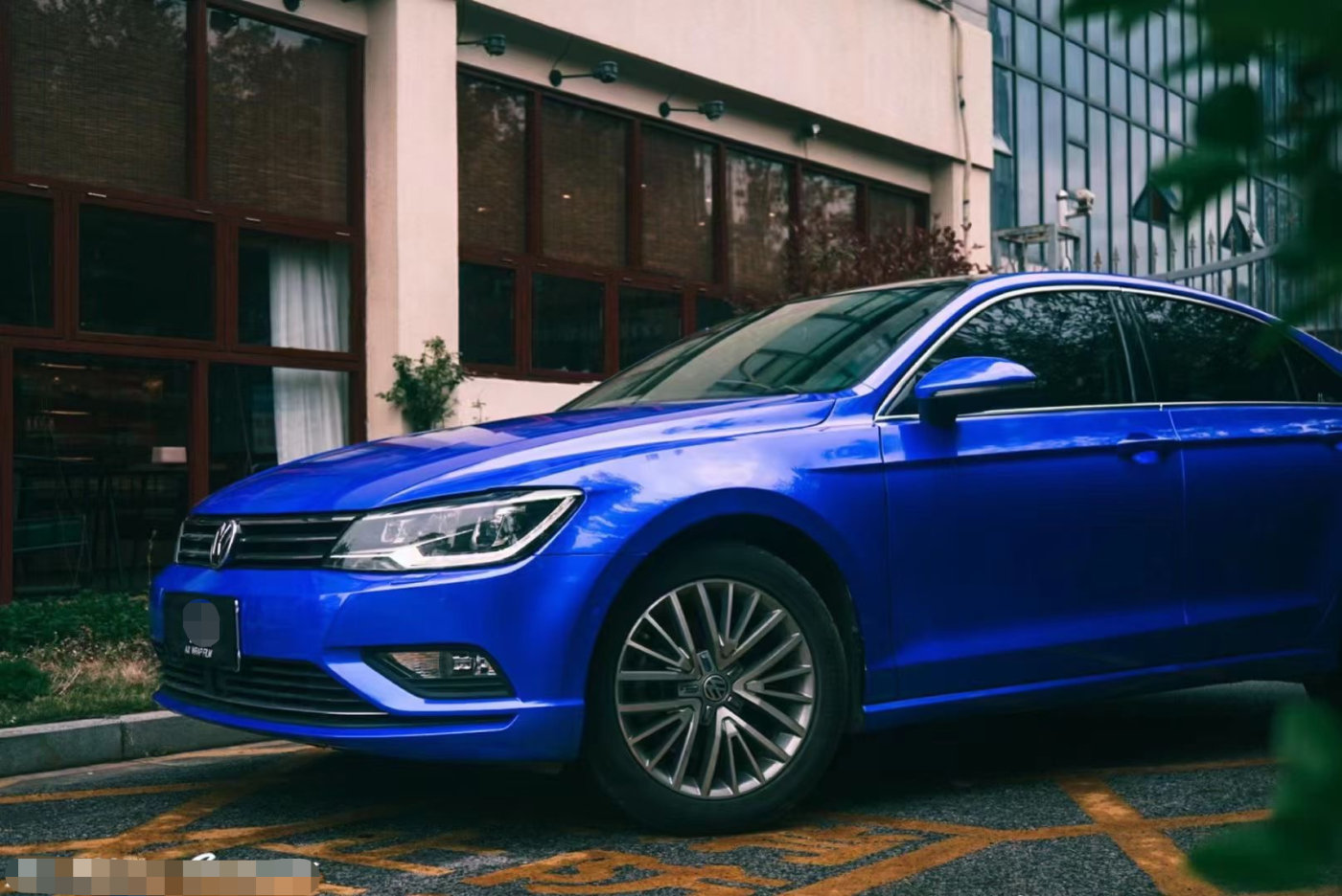 凌渡全车改色了金属蓝撩人又性感