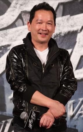 飞龙总结道:"成龙,你的本名:陈港生,后两个字大写字母是gs,陈国雄的国