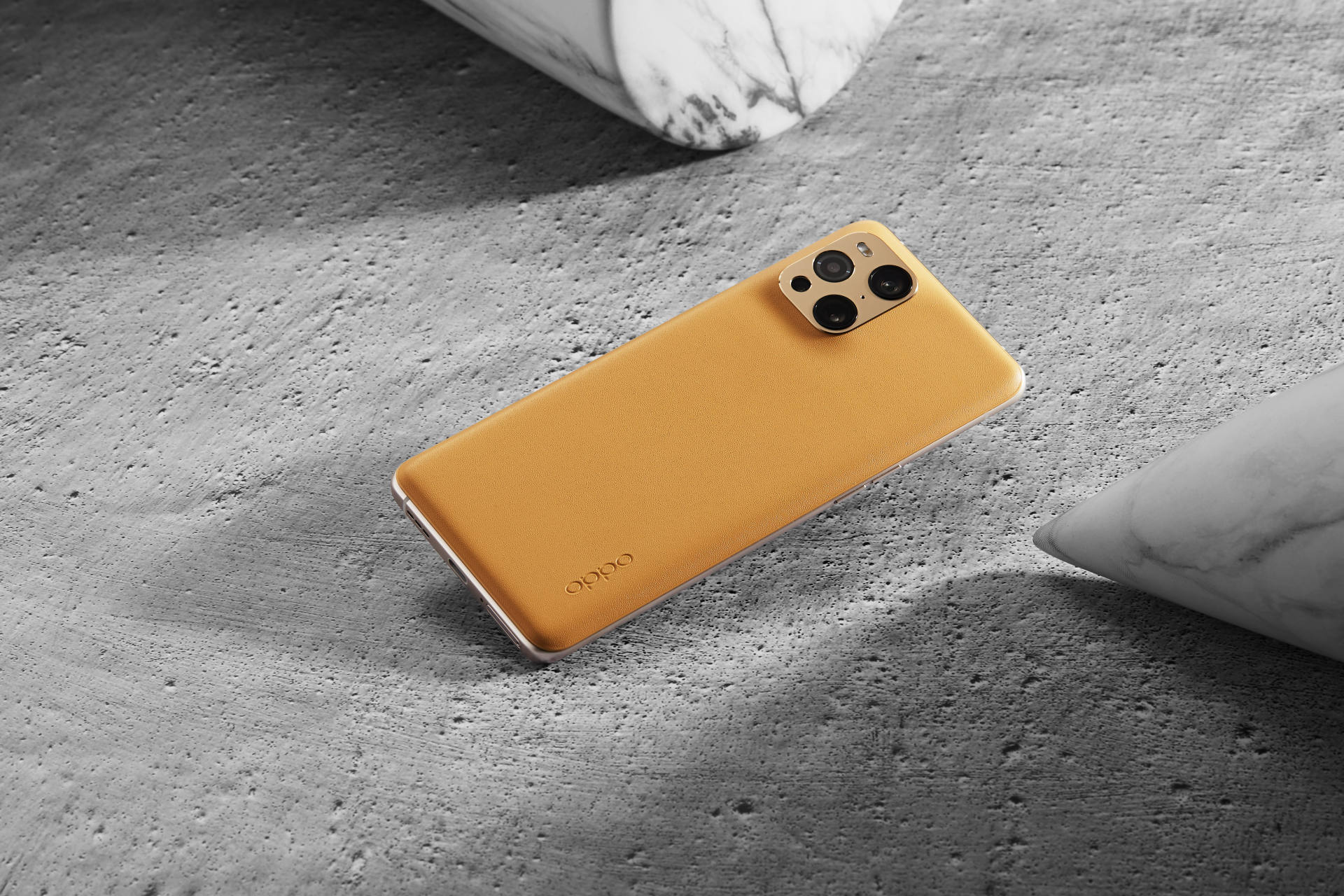 配色上oppo find x3 pro提供了镜黑,凝白,雾蓝,宇宙摩卡四种,不同配色