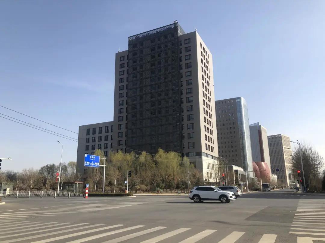 银川cbd 图片来源 / 燃财经拍摄