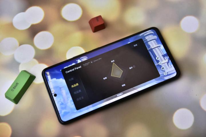 独立显示芯片！iQOO Neo5将电竞基因专业传承！