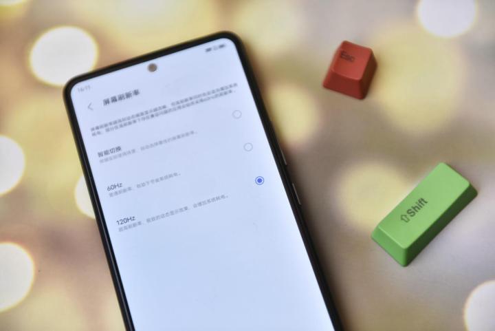 独立显示芯片！iQOO Neo5将电竞基因专业传承！