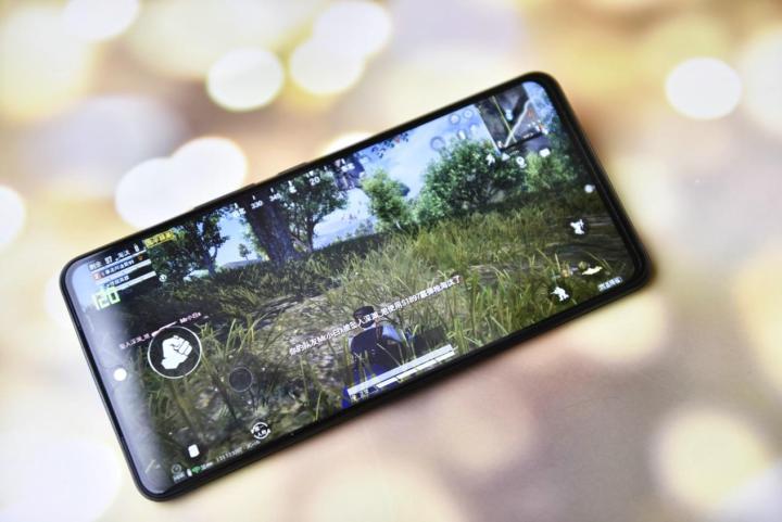 独立显示芯片！iQOO Neo5将电竞基因专业传承！