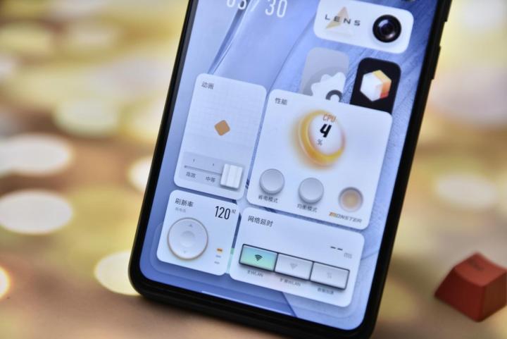 独立显示芯片！iQOO Neo5将电竞基因专业传承！